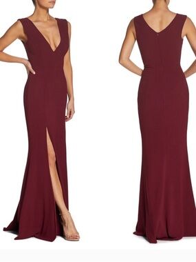 DRESS THE POPULATION Sandra Slit Mermaid Gown in Burgundy
WW4